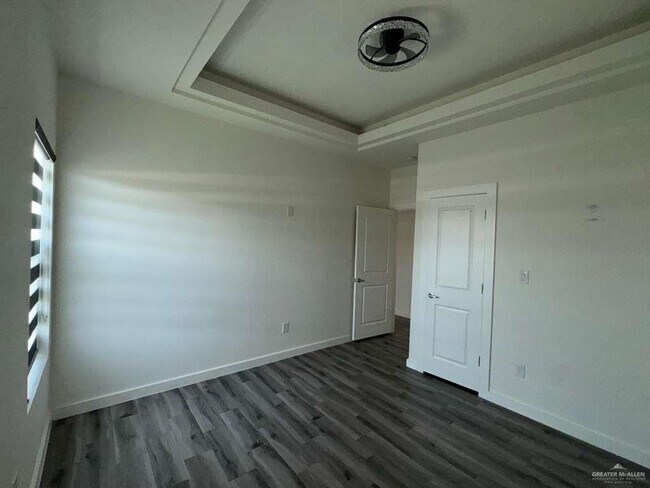 Foto del edificio - 7 E Iris Ave