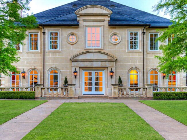 Foto del edificio - 5709 Mistletoe Ct
