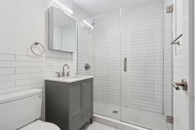 Foto del edificio - 154 W 9th St