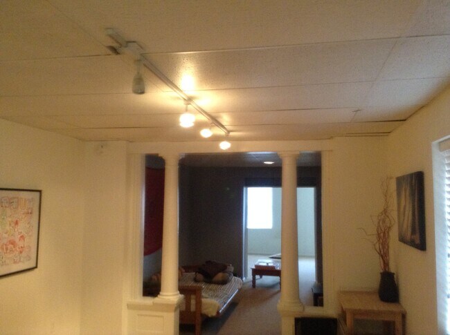 comedor - 1016 S Charles St