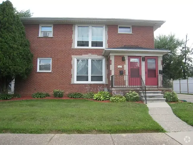 Building Photo - 531 Highland St