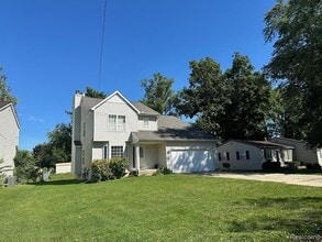 Building Photo - 1251 Otter Ave