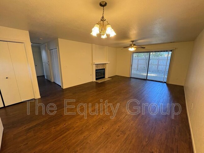 Foto del edificio - 4731 W School Ave