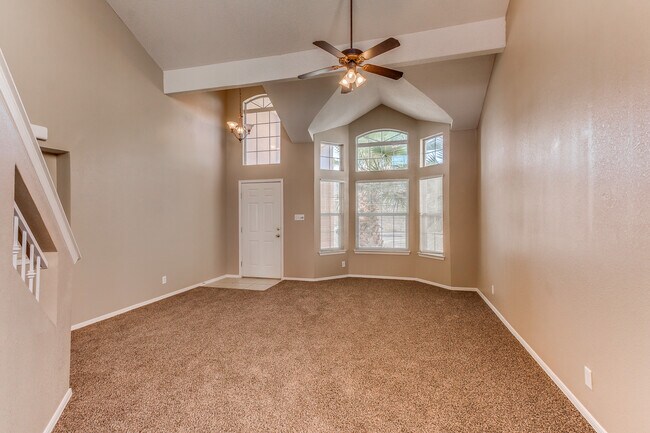 Foto del edificio - 3 Bedroom Northeast home for rent