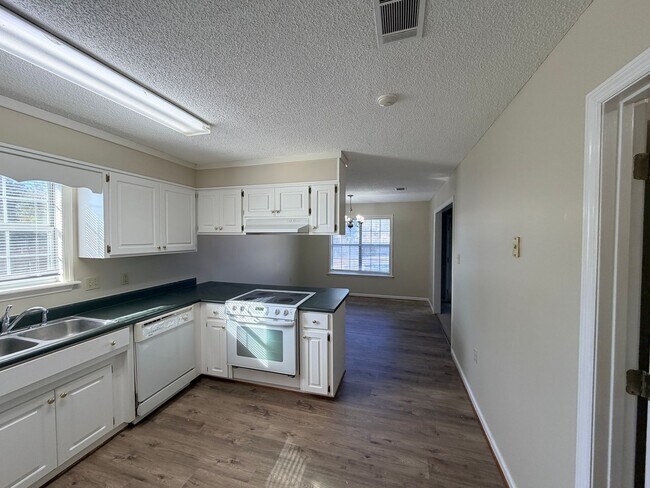 Foto del edificio - Stunning 3 Bed, 2 Bath Home located in Valdosta