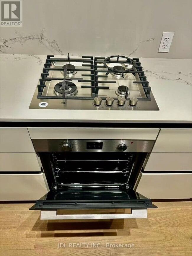 Building Photo - 1720 Bayview Ave