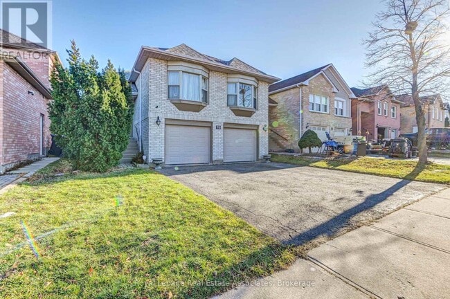 Building Photo - 70 Nectarine Crescent