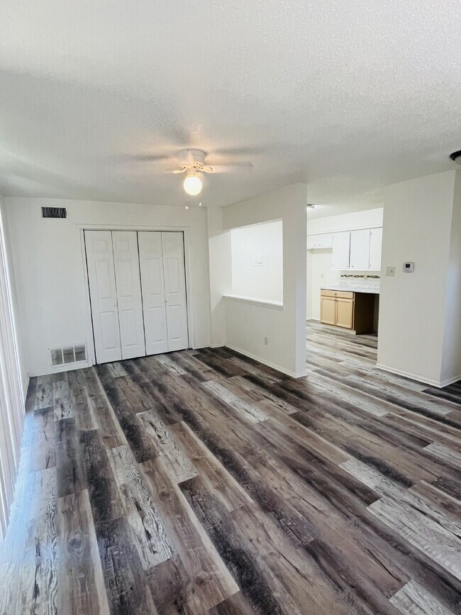 Foto del edificio - 2 Bedroom Townhome
