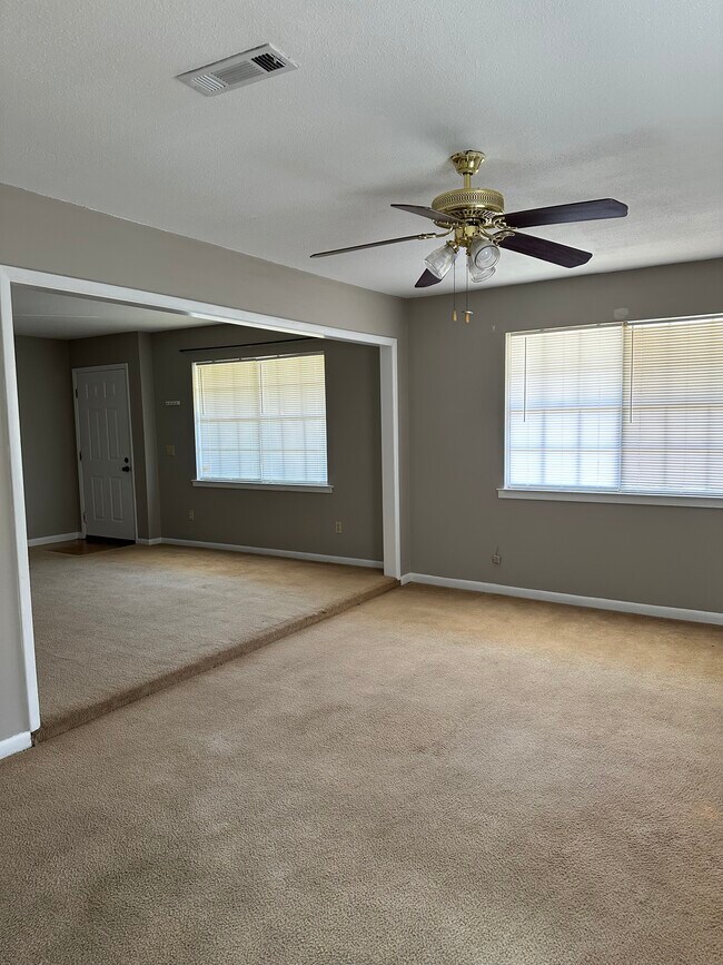 Foto del edificio - 2211 Shannondoah Dr