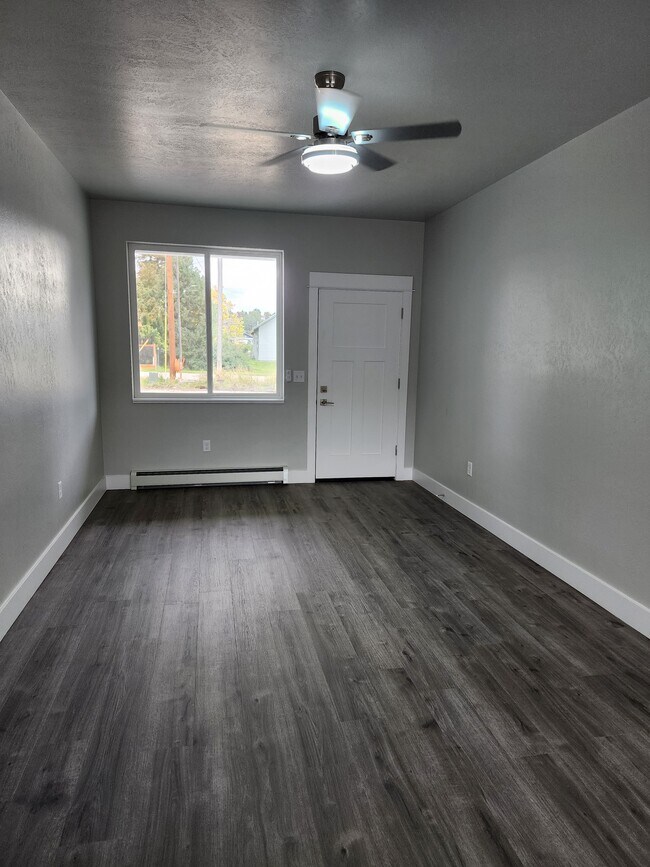 227 Cedar St, Hamilton, MT 59840 Townhome Rentals in Hamilton MT