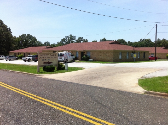 Building Photo - Shady Oaks Apartments