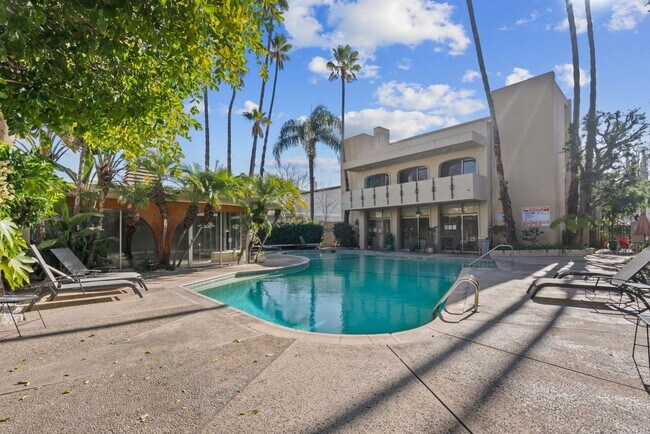 Foto del edificio - 5282 Lindley Ave