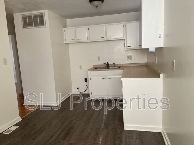 Foto del edificio - 9913 Lochwick Way