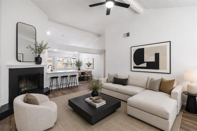 Foto del edificio - 2429 Chestnut Way