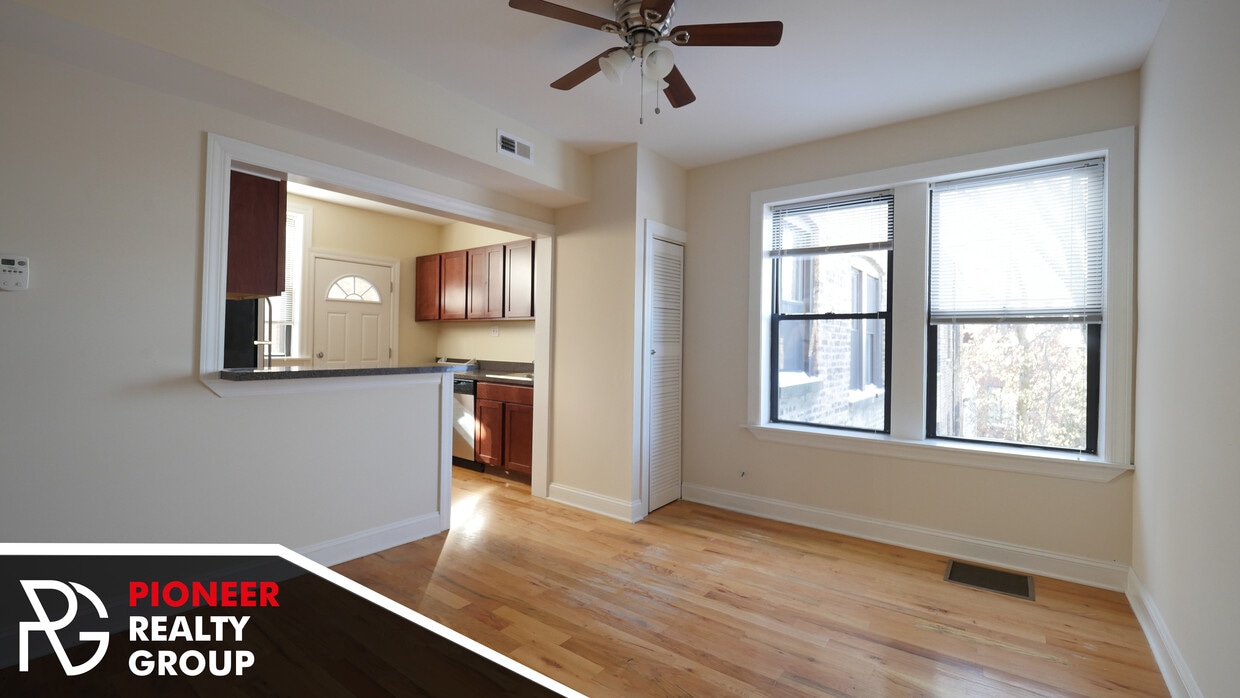 Primary Photo - 1446 W Byron St