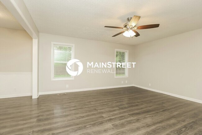 Foto del edificio - 4 Bedroom Pet-Friendly Home in MURFREESBORO, TN with Main Street Renewal