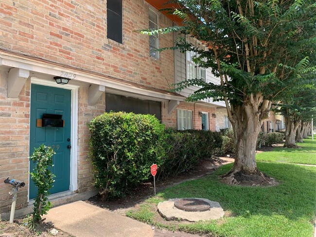 Foto del edificio - 7829 Fuqua St