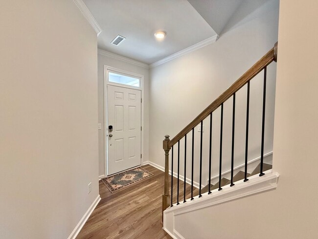 Foto del edificio - Stunning New Construction 3BD, 2.5BA End Unit Morrisville Townhome with Premier HOA Amenities in ...