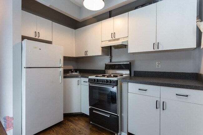 Foto del edificio - 221 E 23rd St