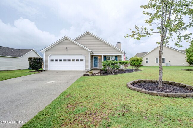 Building Photo - 320 Rose Bud Ln