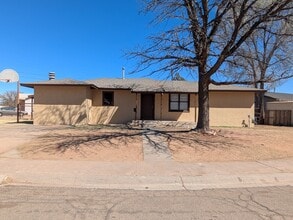 Building Photo - 132 Torreon Dr