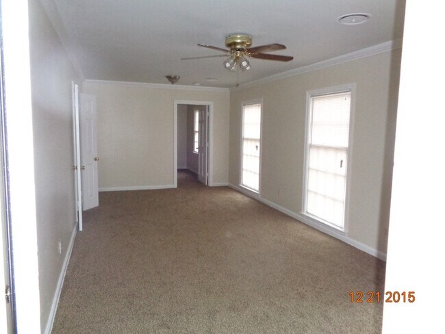 Foto del edificio - 3900 Hermitage Dr