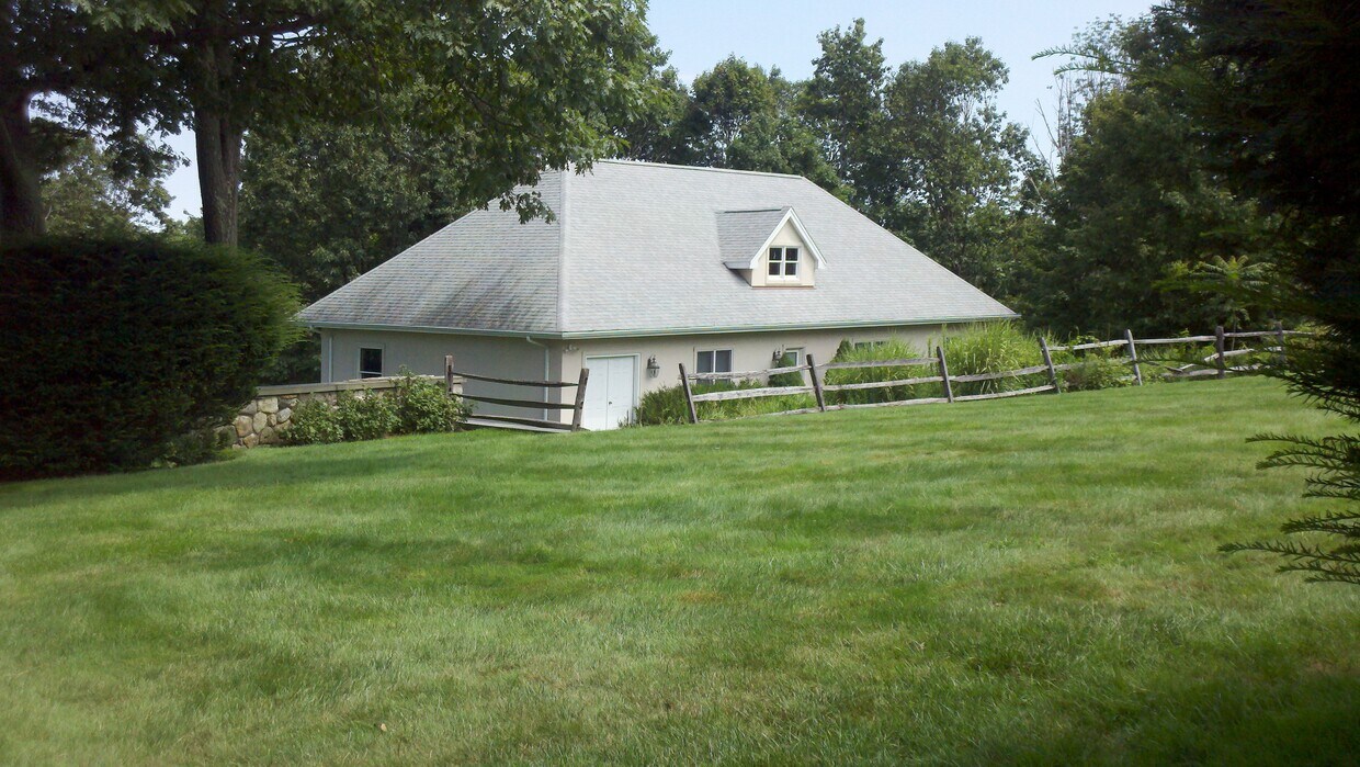 33 Charles Rd, Mount Kisco, NY 10549 Apartments in Mount Kisco, NY