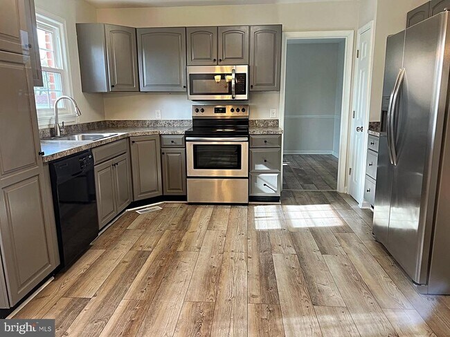 Foto del edificio - 17447 Pelham View Dr