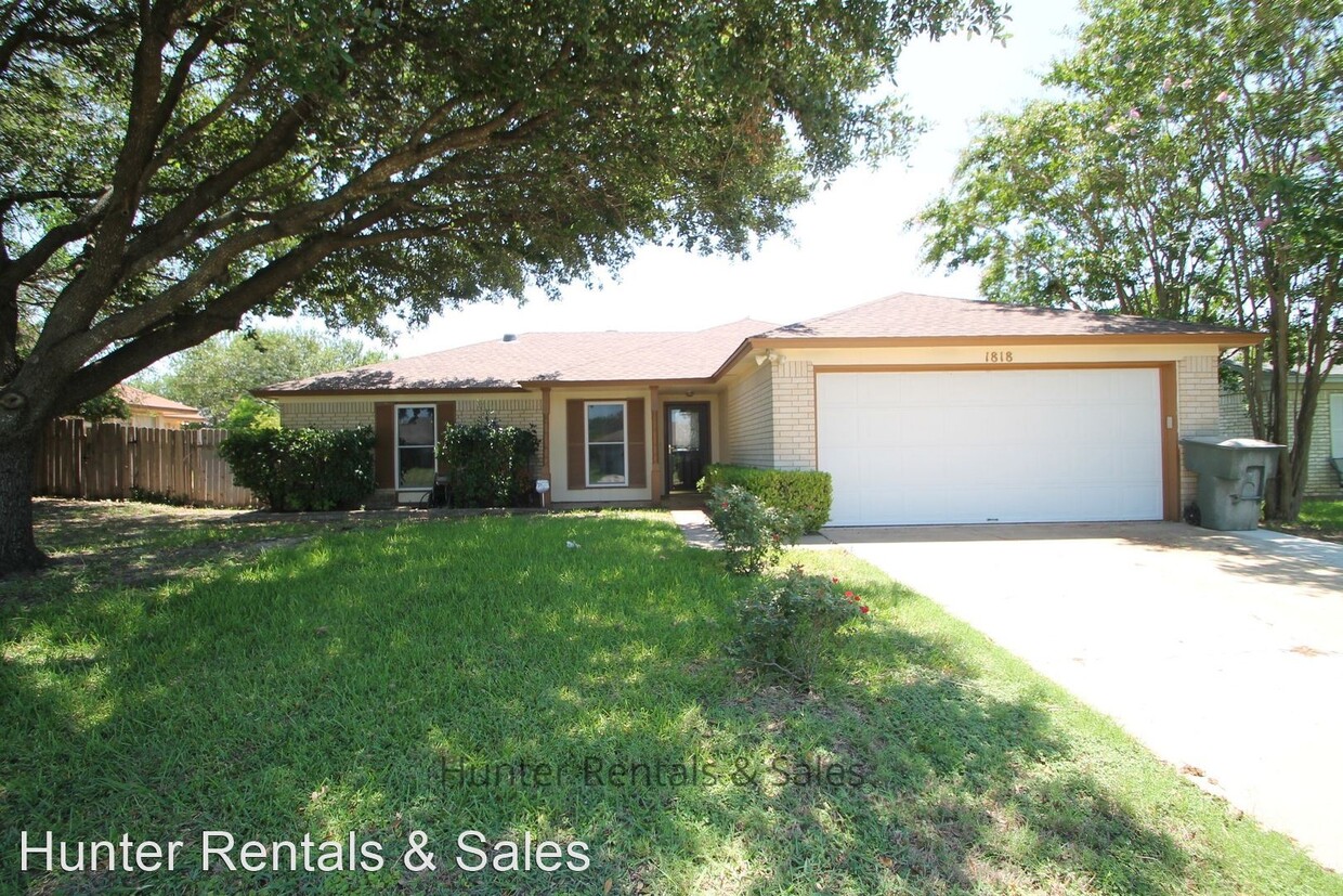 Foto principal - 3 br, 2 bath House - 1818 Starlight Dr