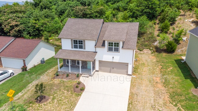 Foto del edificio - 628 Drakewood Rd