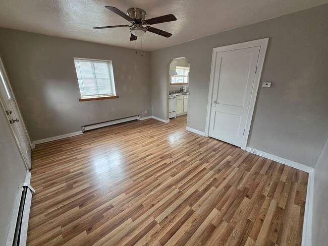 Studio Apartment Close to South Broadway! - Studio Apartment Close to South Broadway!