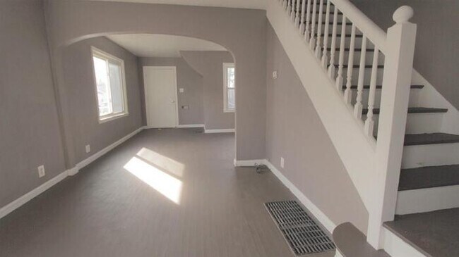 Building Photo - 3245 Winthrop Ave