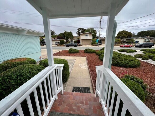 Building Photo - Isabelle Court Gem - 4 Bedroom Single Fami...