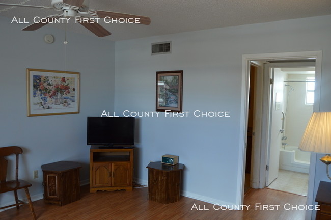 Foto del edificio - Furnished 55+ One Bedroom in Largo