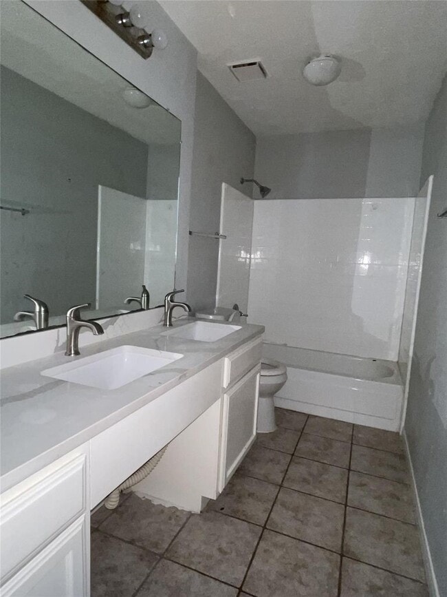 Building Photo - 12318 De Forrest St