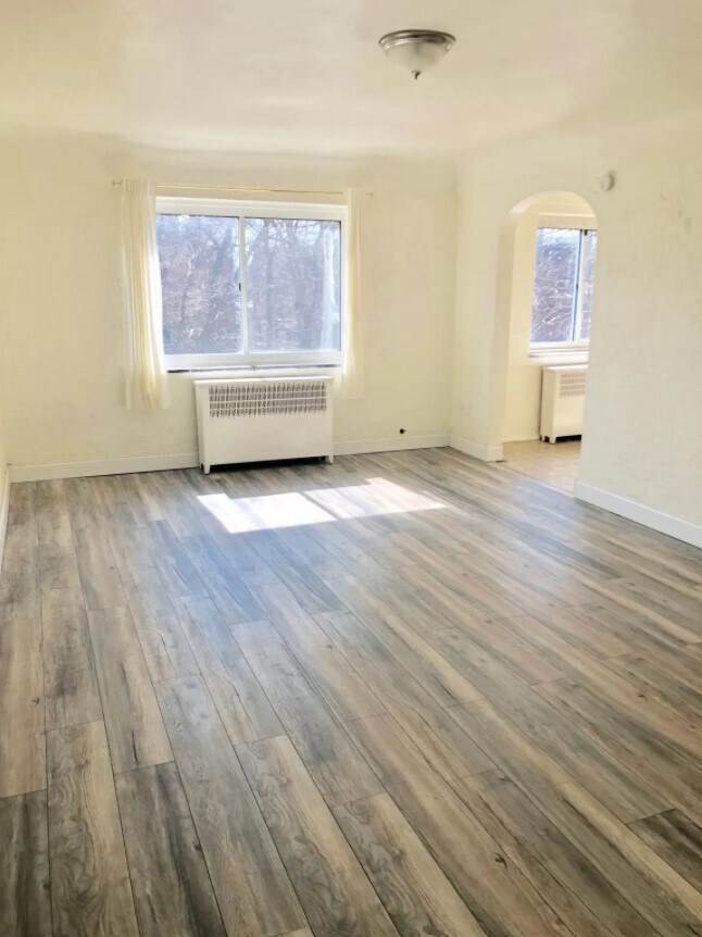 Foto del edificio - 5612 Hempstead Rd