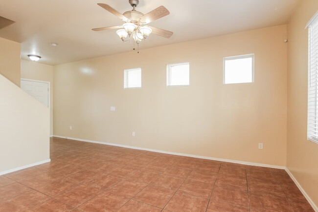 Building Photo - 4126 W Carter Rd