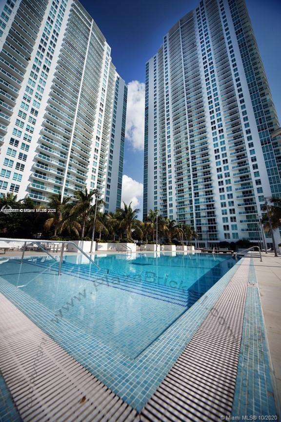 Foto del edificio - 950 Brickell Bay Dr
