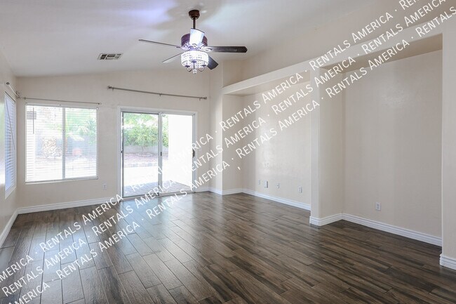 Foto del edificio - 15428 W Mauna Loa Ln