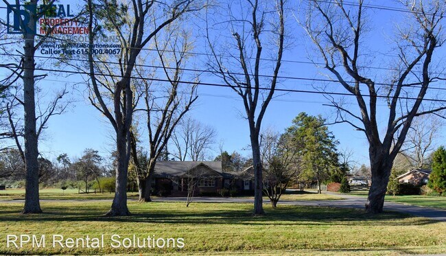 Foto del edificio - 4 br, 2.5 bath House - 415 Lillard Rd.