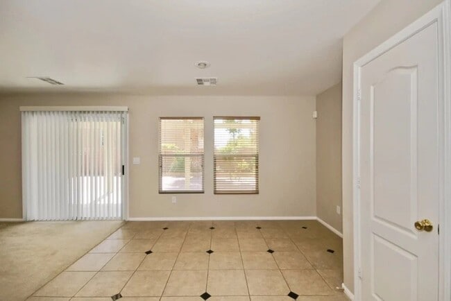 Building Photo - 3906 Paulette Dr