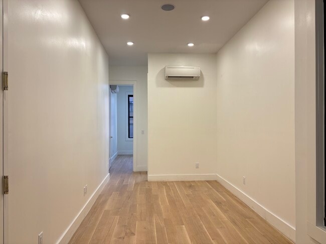 50 Grace St 1L - 52 Grace St