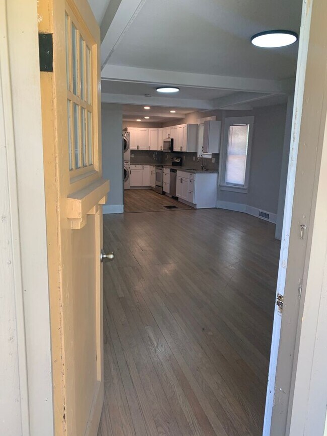 Foto del edificio - 2102 8th Ave