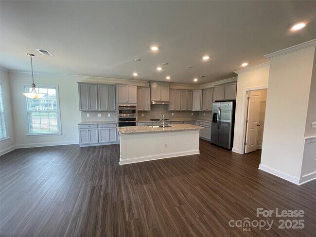 Foto del edificio - 4263 Poplin Grove Dr