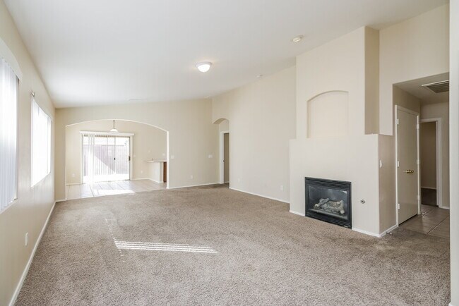 Foto del edificio - 10963 W Elm Ln