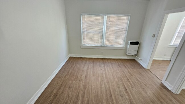 Foto del edificio - 1005 W 23rd St