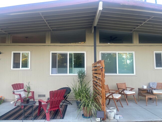 Front patio - 4707 Bamboo Way