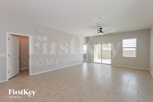 Foto del edificio - 6782 E Via Rancho Rosario