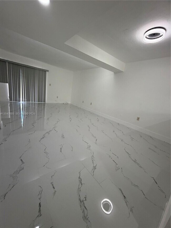 Foto del edificio - 11123 NW 7th St