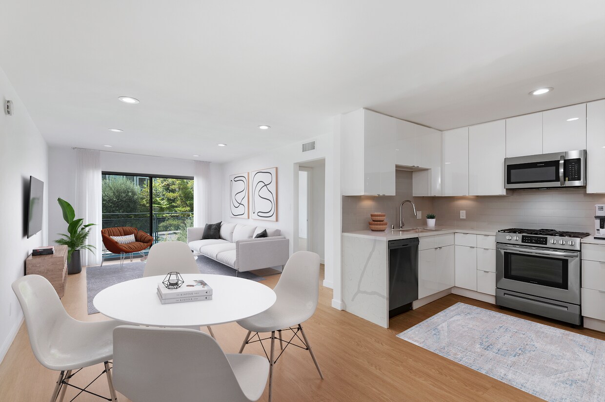 Foto principal - 1546 S Bundy Dr